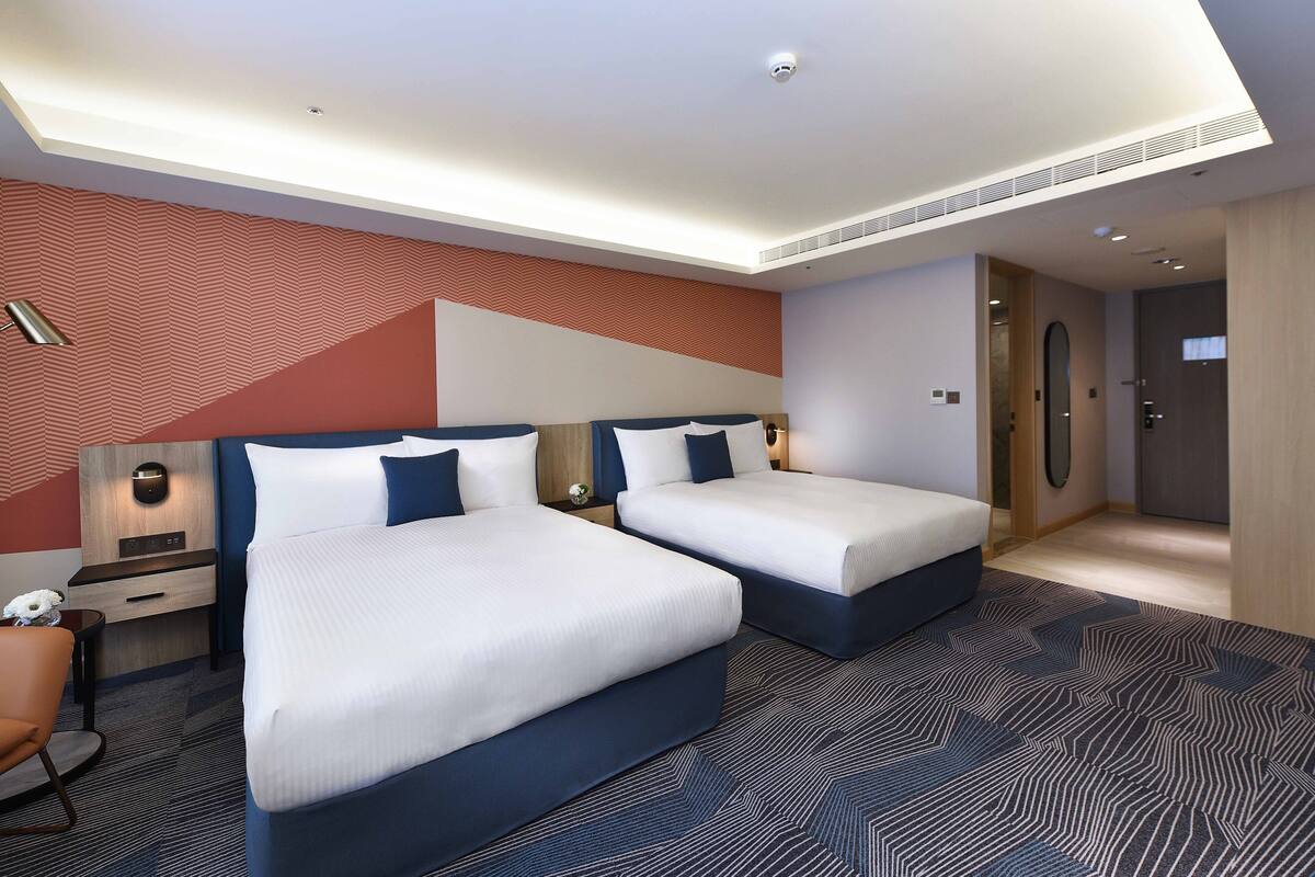 Minibar, desk, blackout curtains, free WiFi