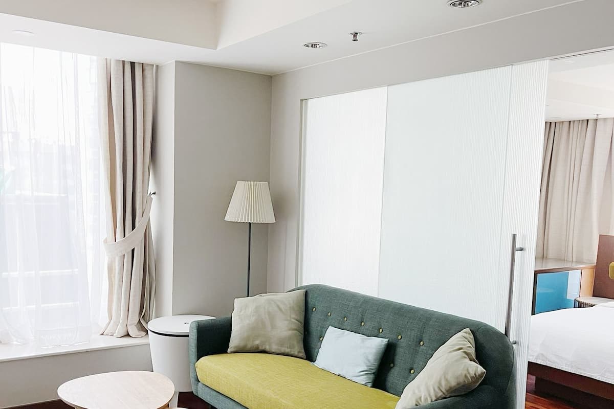 Elite Apartment, 1 Bedroom, City View | 1 bedroom, individually decorated, individually furnished, desk
