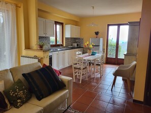 House | Living room - Tranquil Farmhouse in Umbria (Monte Santa Maria Tiberina)