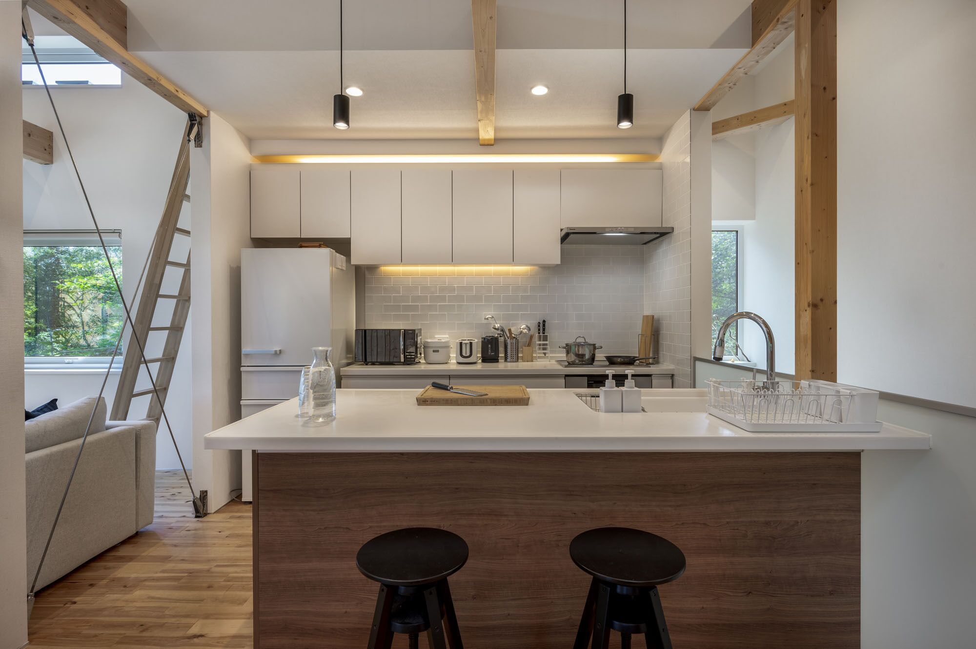 Coffee/tea maker, electric kettle