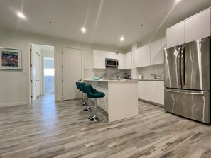 Microonde, forno, lavastoviglie, macchina per tè/caffè