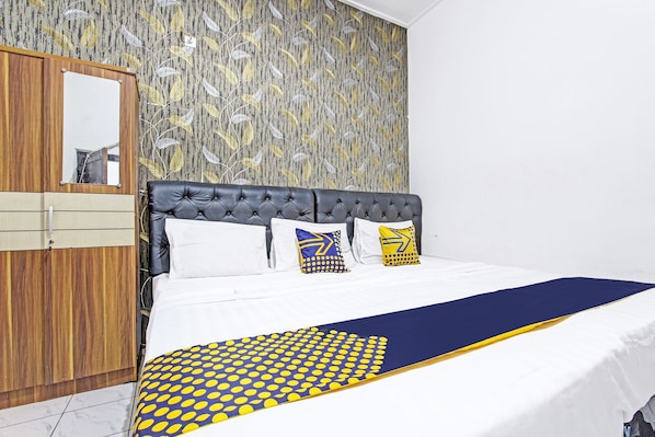 Economy Triple Room