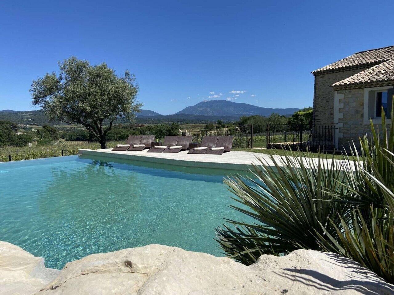 LA Bastide D'iris Superbe Bastide en Pierre Située à 6 km de Vaison la Romaine