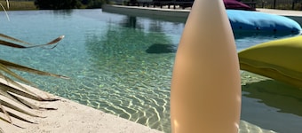 LE DOMAINE D'IRIS Superbe bastide en pierre située à 6 km de Vaison la Romaine.