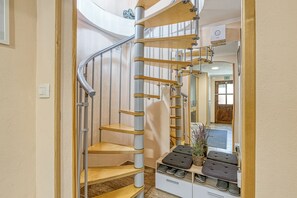 Familie-alpehytte, flere soverom, ved fjell (Rozi's Riverside Cottage) | Innvendig