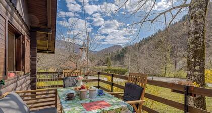 Rozi's Riverside Cottage