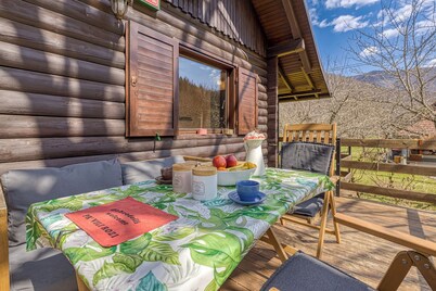 Rozi's Riverside Cottage