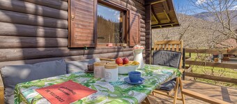 Rozi's Riverside Cottage