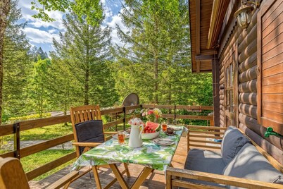 Rozi's Riverside Cottage