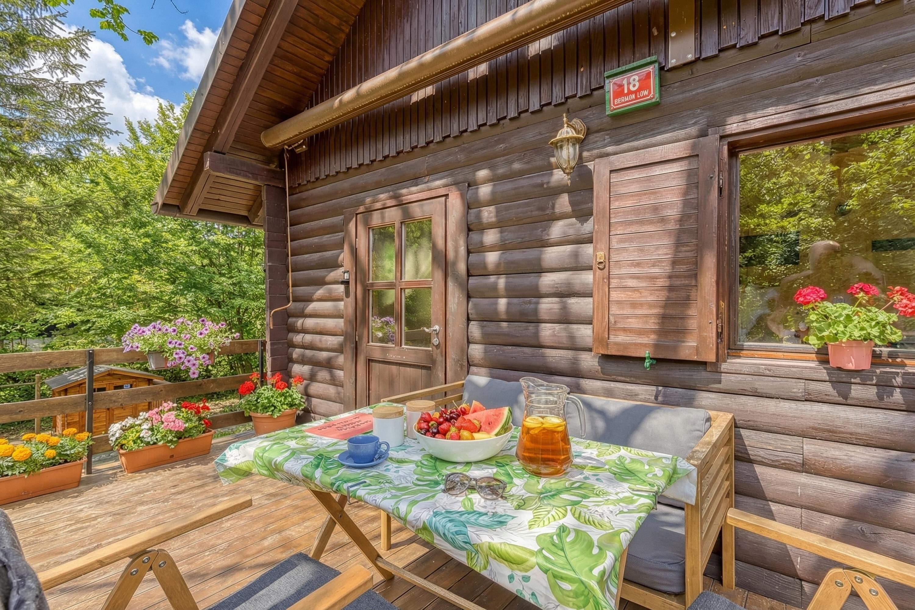Nhà gỗ dành cho gia đình, nhiều phòng ngủ, cạnh núi (Rozi's Riverside Cottage) | Khu ẩm thực ngoài trời