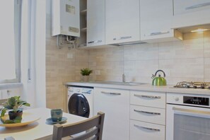 Private kitchen - GuestHost - Casa Matabù - luminoso bilocale x3 (Cernusco sul Naviglio)