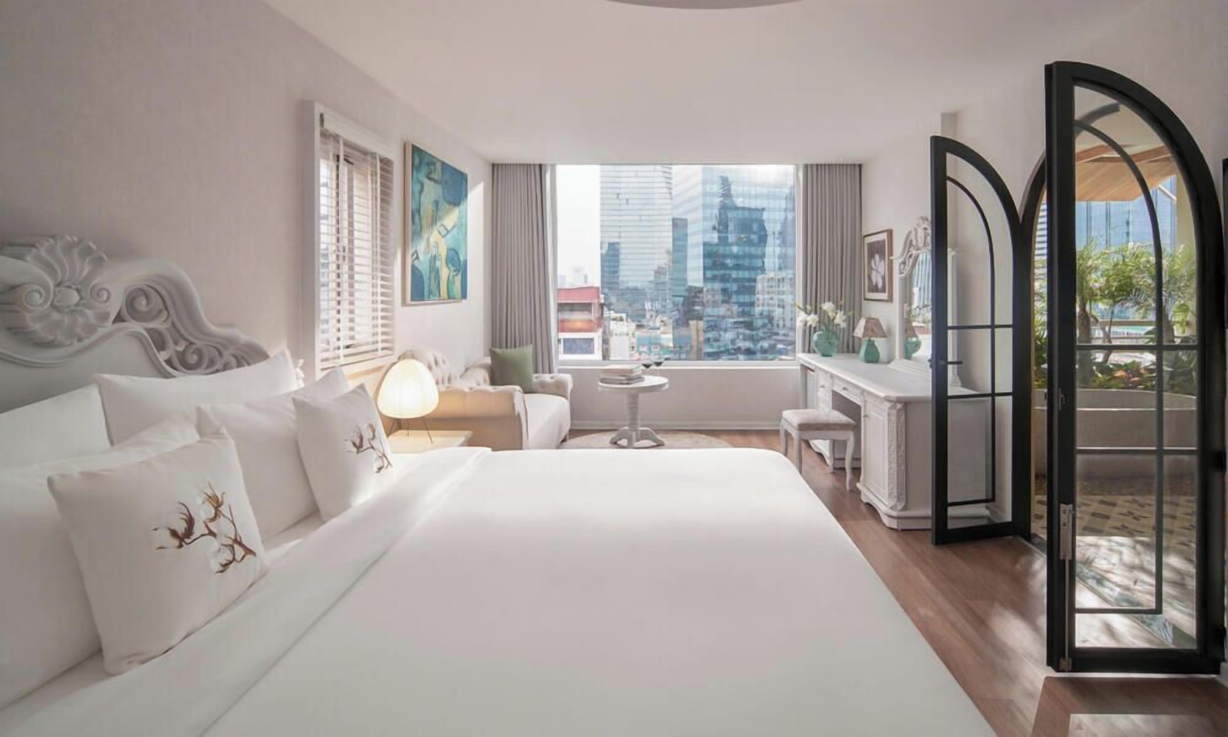 The Suite Double | Minibar, in-room safe, blackout curtains, free WiFi