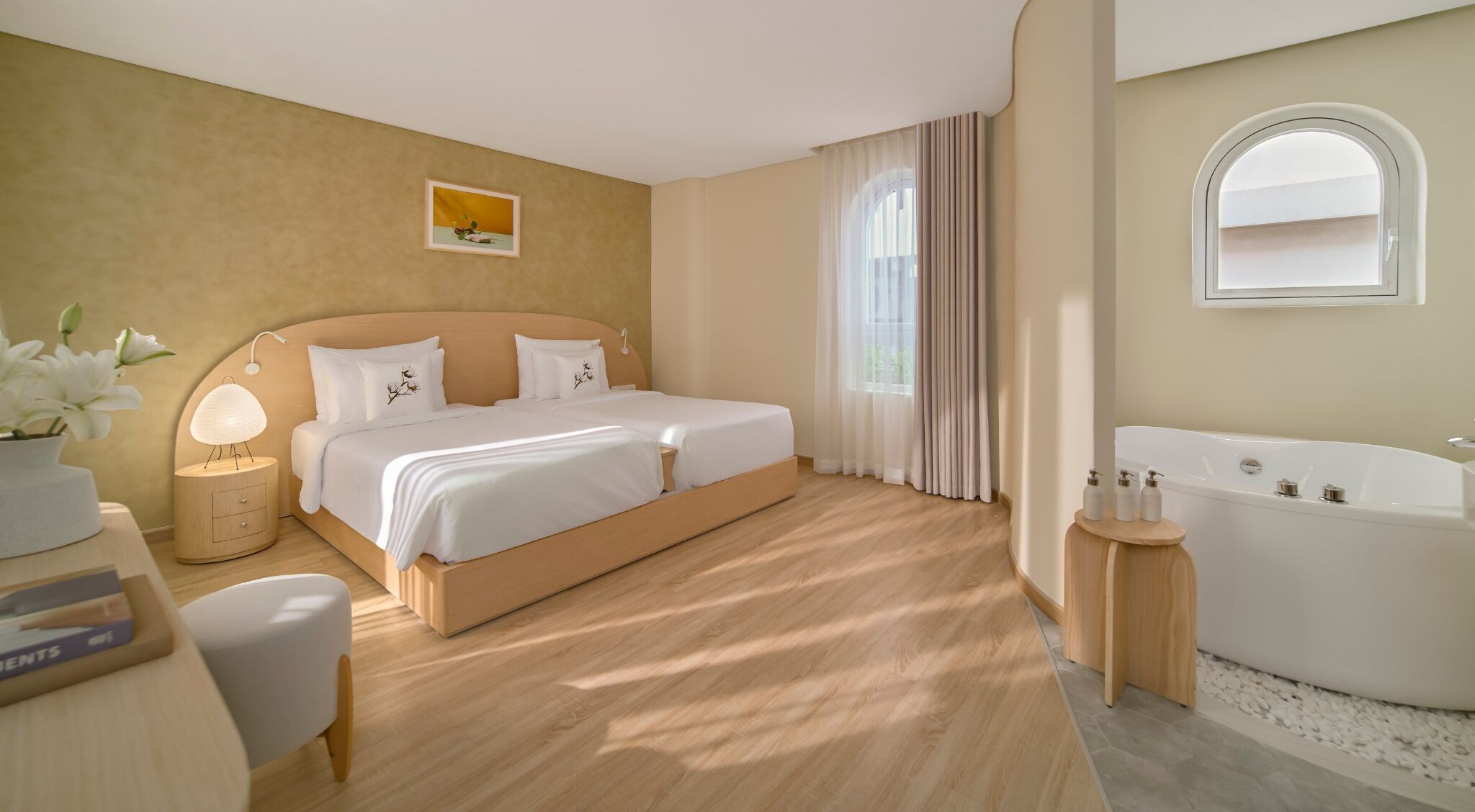 Junior Double or Twin Room (Green Papaya) | Bar mini, peti besi dalam bilik, langsir/tirai gelap terus 