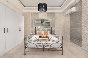 4 bedrooms, soundproofing, iron/ironing board, travel cot - Marble Pool Villa with Private Pool (Maritsa)