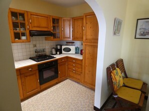 Fridge, microwave, oven, stovetop - Holiday Home 100m from Beach, Pets Allowed (Notre-Dame-de-Monts)