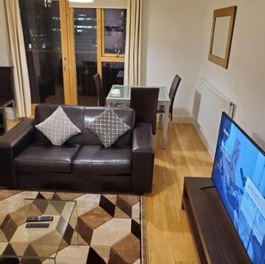 Apartment, Multiple Beds | Living area