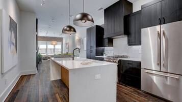 Fridge, microwave, oven, dishwasher