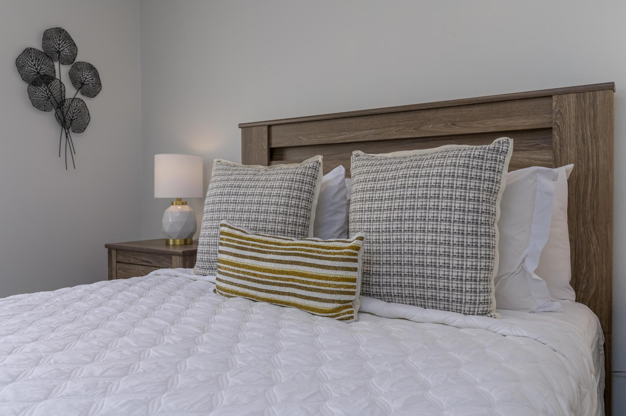 Beautiful 1 bedroom, 1 bath apartment located on the second floor