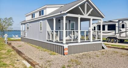 Dazzling + Modern Tiny Lake Home
