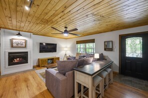 Smart TV, fireplace