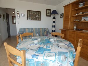 Dining - Notre Dame de Monts - 35m² Apartment for 4 with Balcony and Parking (Notre-Dame-de-Monts)