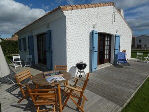 Outdoor dining - Holiday Home Notre-Dame-de-Monts, Garden, Pets Allowed (Notre-Dame-de-Monts)