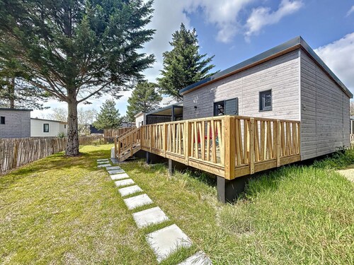 Chalet cosy avec piscine chauffée, terrasse et parking à 2 pas de la plage de Jullouville