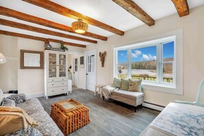 Luokittelematon kuva, 4 kautta 38, painike