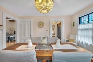 Luokittelematon kuva, 3 kautta 38, painike