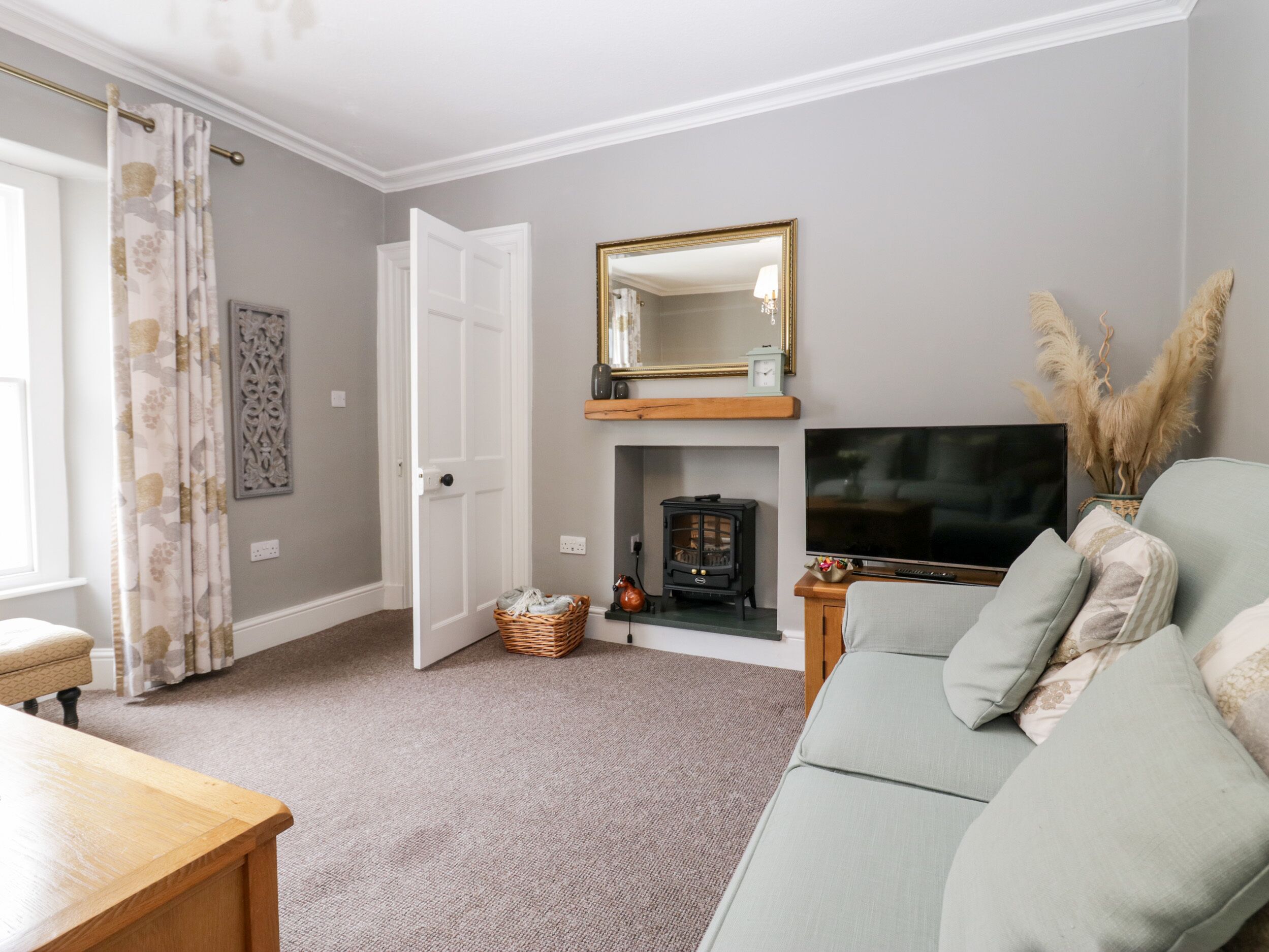 CARTMEL FLAT, romantic in Cartmel