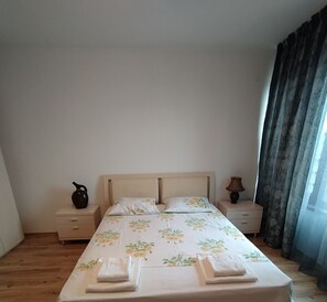 2 bedrooms, WiFi, bed sheets
