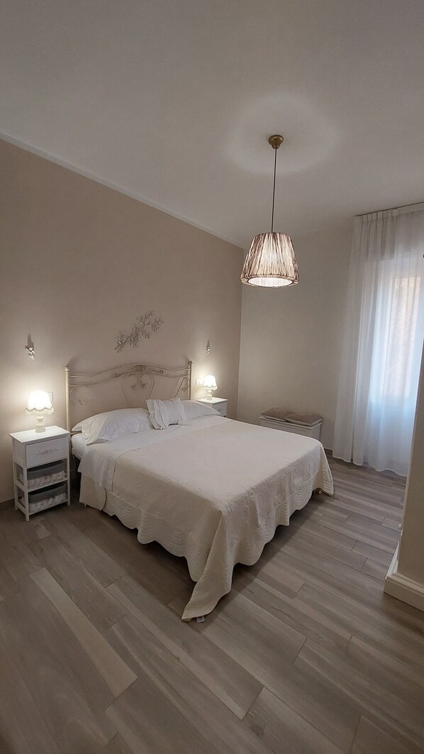 2 bedrooms, desk, iron/ironing board, free WiFi