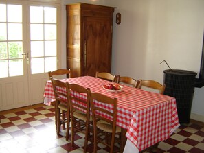 Dining - Large house 150m from beach with garden, WIFI, pets allowed, parking - 10 people (Notre-Dame-de-Monts)
