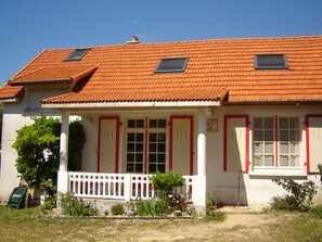 Exterior - Large house 150m from beach with garden, WIFI, pets allowed, parking - 10 people (Notre-Dame-de-Monts)
