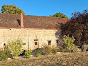 Exterior - Golf getaway and relaxation at Domaine de Bisseret (Lavault-Sainte-Anne)