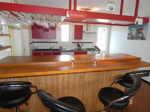 Kjøleskap, mikrobølgeovn, ovn og oppvaskmaskin