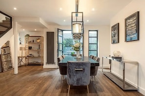 Basic House, Multiple Beds | Dining