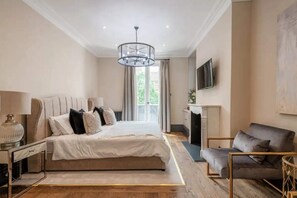 Basic-Haus, Mehrere Betten | 3 Schlafzimmer, laptopgeeigneter Arbeitsplatz, Bettwäsche