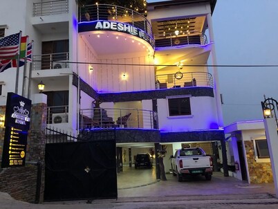 adeshie fie hotel is just 3 minutes away from the wasa fiase tradtional council,