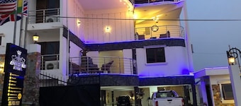 adeshie fie hotel is just 3 minutes away from the wasa fiase tradtional council,