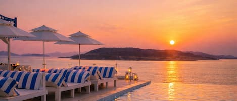 Indoor pool, seasonal outdoor pool, pool cabanas (surcharge)