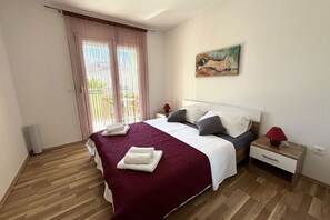 1 bedroom, iron/ironing board, free WiFi, bed sheets - Trogir, Okrug Gornji, Simba 1 apt (Okrug Gornji)