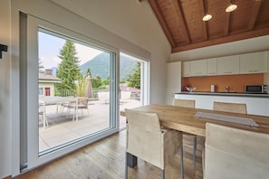 Dining - Interlaken Loft with Large Terrace (Interlaken)