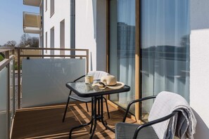 Outdoor dining - Wakacyjna 5 | Atmospheric Apartment | Parking (Mielno)