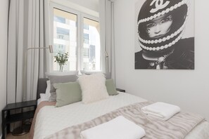 3 habitaciones, tabla de planchar con plancha, wifi y ropa de cama 