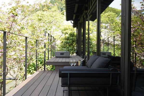 Superior Twin Room, 2 Bedrooms, Garden View | Terrace/patio