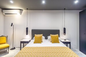 1 Schlafzimmer, Zimmersafe, Schreibtisch, Bügeleisen/Bügelbrett