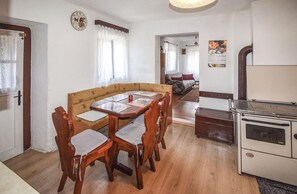 Interior - Nice home in Brod na Kupi (Brod na Kupi)