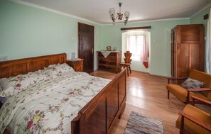 2 bedrooms, free WiFi, bed sheets - Nice home in Brod na Kupi (Brod na Kupi)