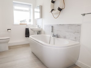 Cottage | Bathroom